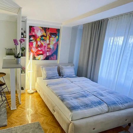 Skadarlija Colorway Apartment เบลเกรด ภายนอก รูปภาพ